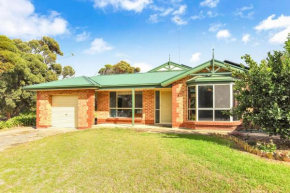 Holiday Close to the Beach Park Swimming Centre, Mccracken